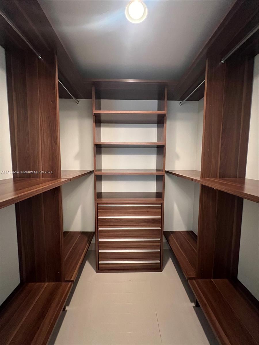 600 NE 27th St 704, Miami, Florida 33137, 3 Bedrooms Bedrooms, ,3 BathroomsBathrooms,Residentiallease,For Rent,600 NE 27th St 704,A11544614