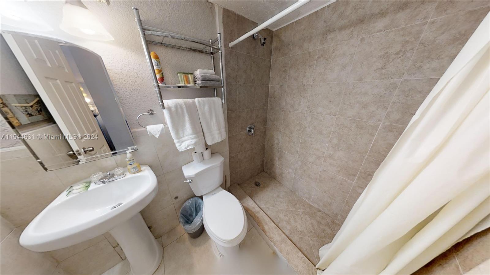 713 Collins Ave 33, Miami Beach, Florida 33139, 1 Bedroom Bedrooms, ,1 BathroomBathrooms,Residentiallease,For Rent,713 Collins Ave 33,A11544631