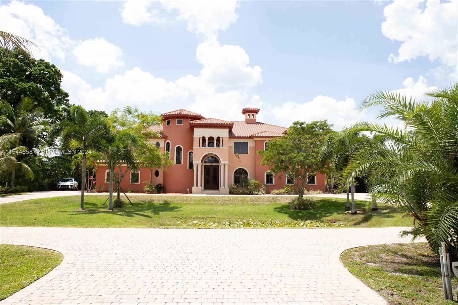 11930 8th St, Plantation, FL, 33325 United States, 6 Bedrooms Bedrooms, ,6 BathroomsBathrooms,Residential,For Sale,8th St,A11544658