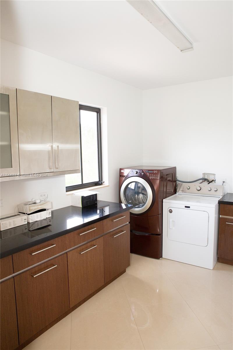 11930 8th St, Plantation, FL, 33325 United States, 6 Bedrooms Bedrooms, ,6 BathroomsBathrooms,Residential,For Sale,8th St,A11544658