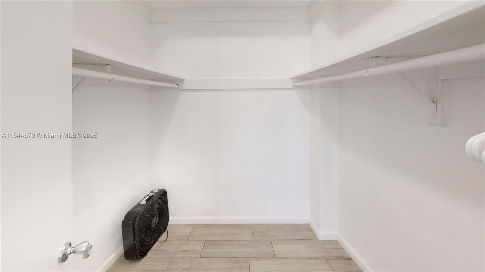 4001 S Ocean Dr PH7, Hollywood, Florida 33019, 2 Bedrooms Bedrooms, ,2 BathroomsBathrooms,Residentiallease,For Rent,4001 S Ocean Dr PH7,A11544670