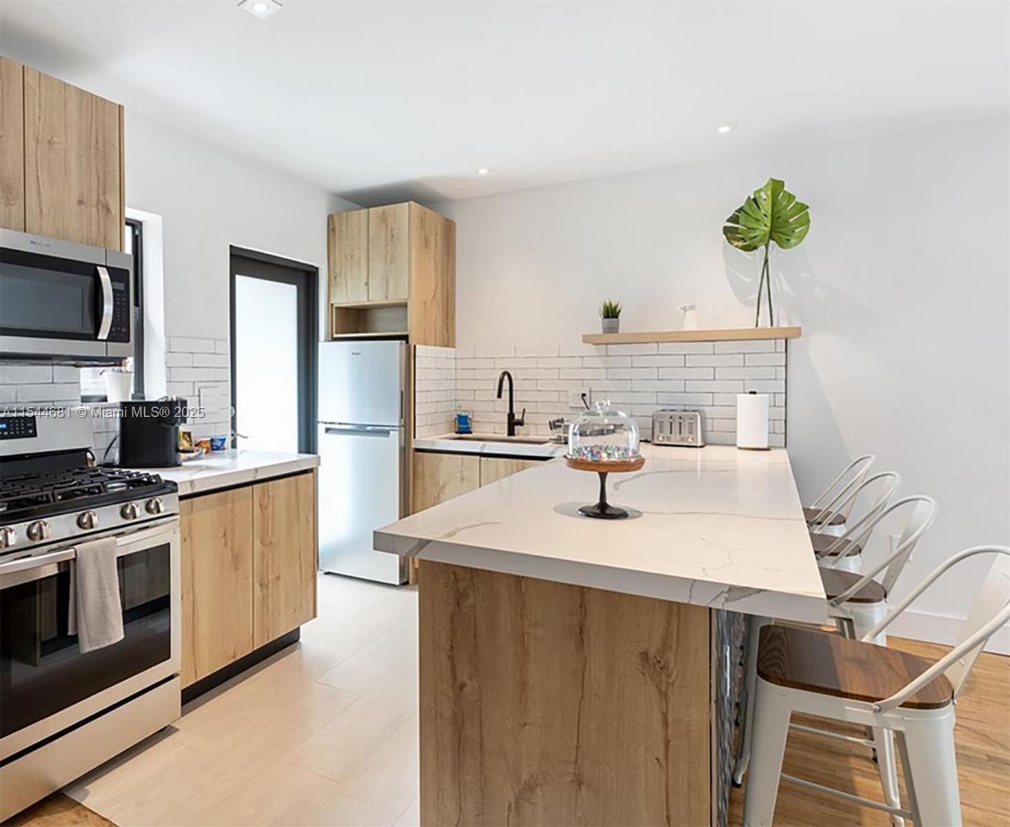 740 SW 9th St 1, Miami, Florida 33130, 1 Bedroom Bedrooms, ,1 BathroomBathrooms,Residentiallease,For Rent,740 SW 9th St 1,A11544681