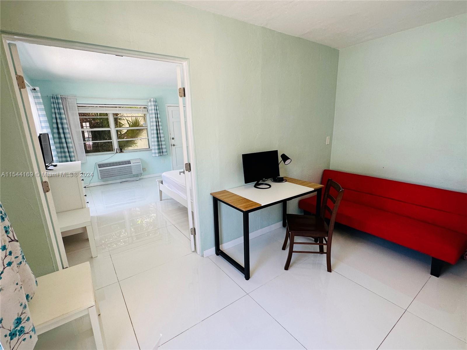 911 Meridian Ave 107, Miami Beach, Florida 33139, 1 Bedroom Bedrooms, ,1 BathroomBathrooms,Residentiallease,For Rent,911 Meridian Ave 107,A11544169