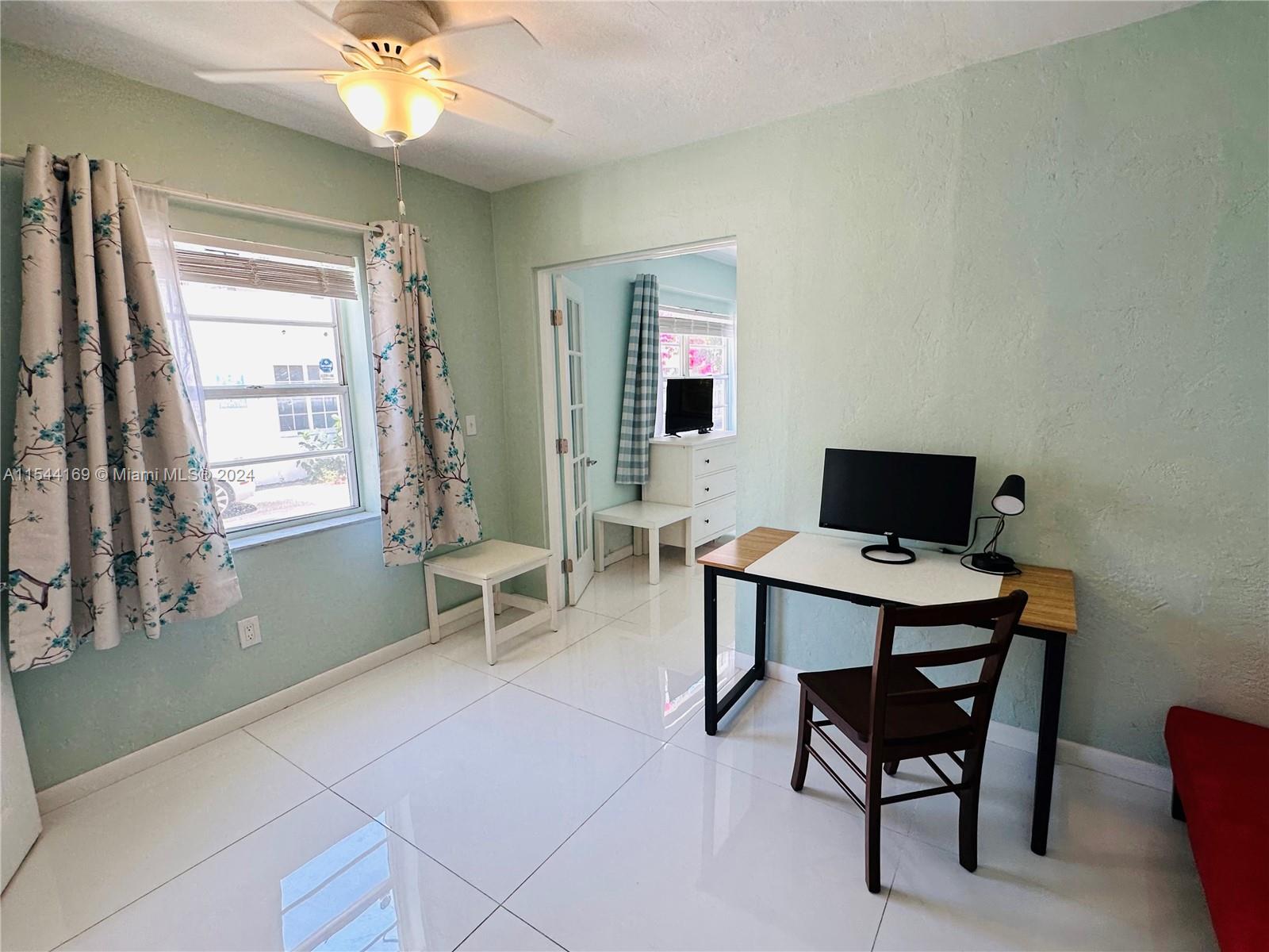 911 Meridian Ave 107, Miami Beach, Florida 33139, 1 Bedroom Bedrooms, ,1 BathroomBathrooms,Residentiallease,For Rent,911 Meridian Ave 107,A11544169