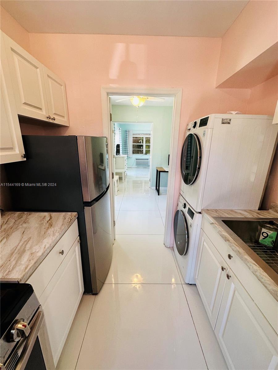 911 Meridian Ave 107, Miami Beach, Florida 33139, 1 Bedroom Bedrooms, ,1 BathroomBathrooms,Residentiallease,For Rent,911 Meridian Ave 107,A11544169