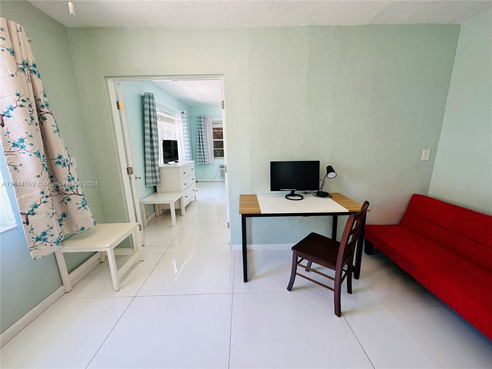 911 Meridian Ave 107, Miami Beach, Florida 33139, 1 Bedroom Bedrooms, ,1 BathroomBathrooms,Residentiallease,For Rent,911 Meridian Ave 107,A11544169