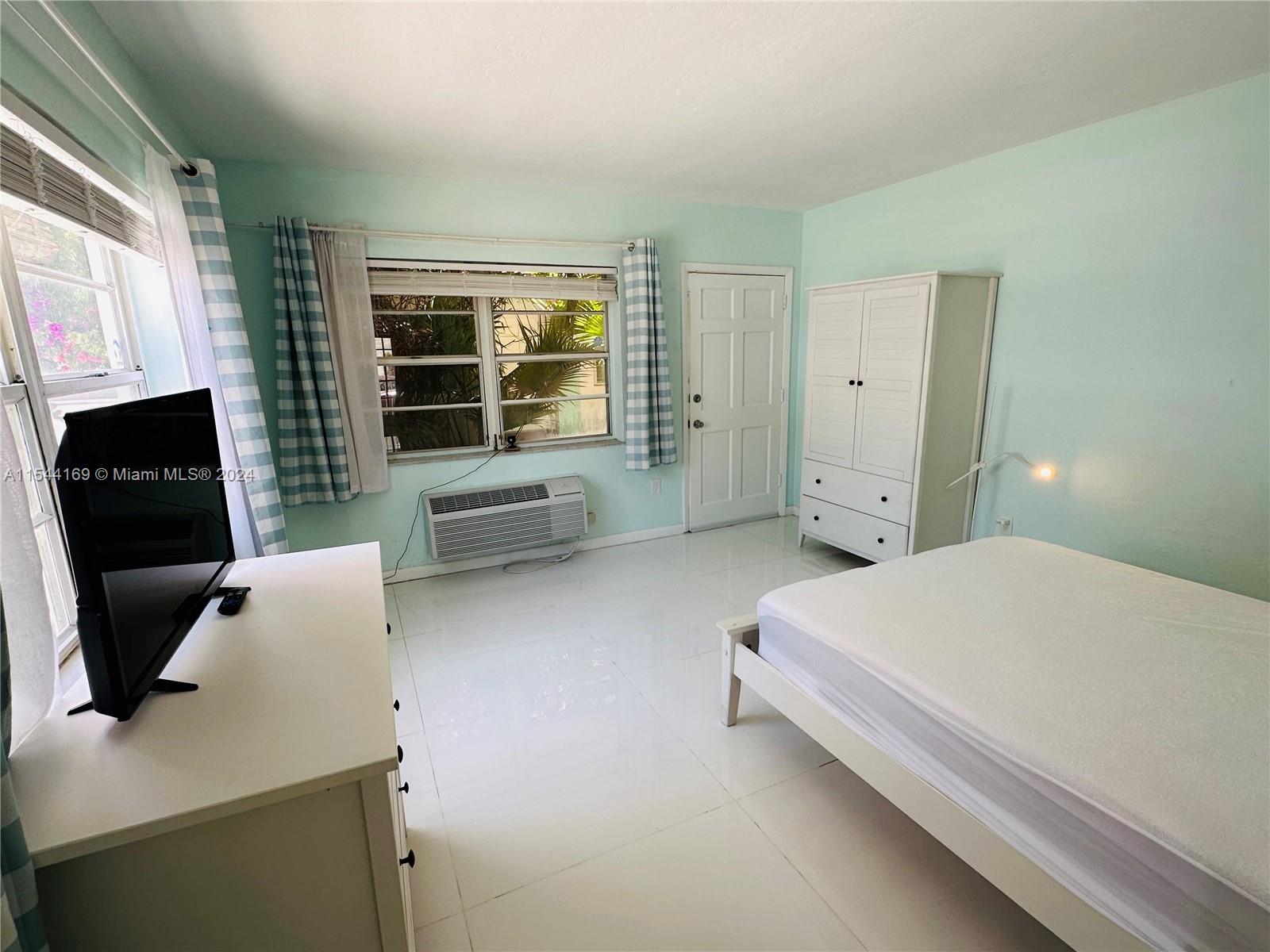 911 Meridian Ave 107, Miami Beach, Florida 33139, 1 Bedroom Bedrooms, ,1 BathroomBathrooms,Residentiallease,For Rent,911 Meridian Ave 107,A11544169