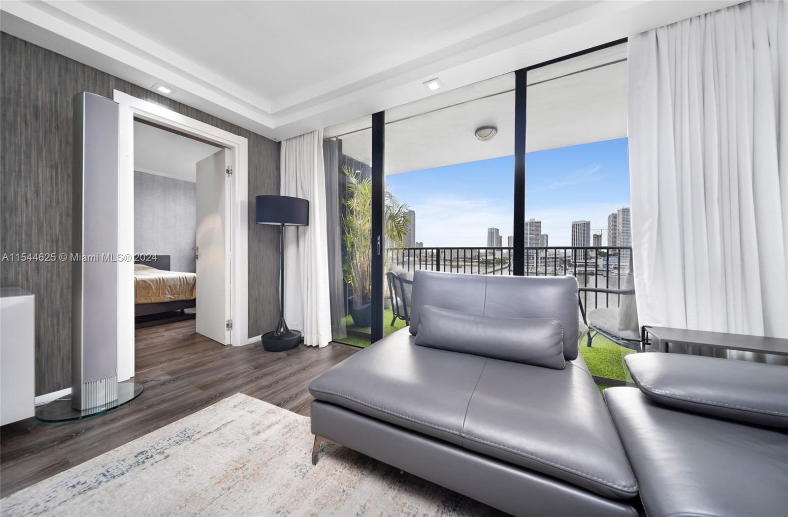 801 N Venetian Dr 1107, Miami, Florida 33139, 2 Bedrooms Bedrooms, ,2 BathroomsBathrooms,Residentiallease,For Rent,801 N Venetian Dr 1107,A11544625