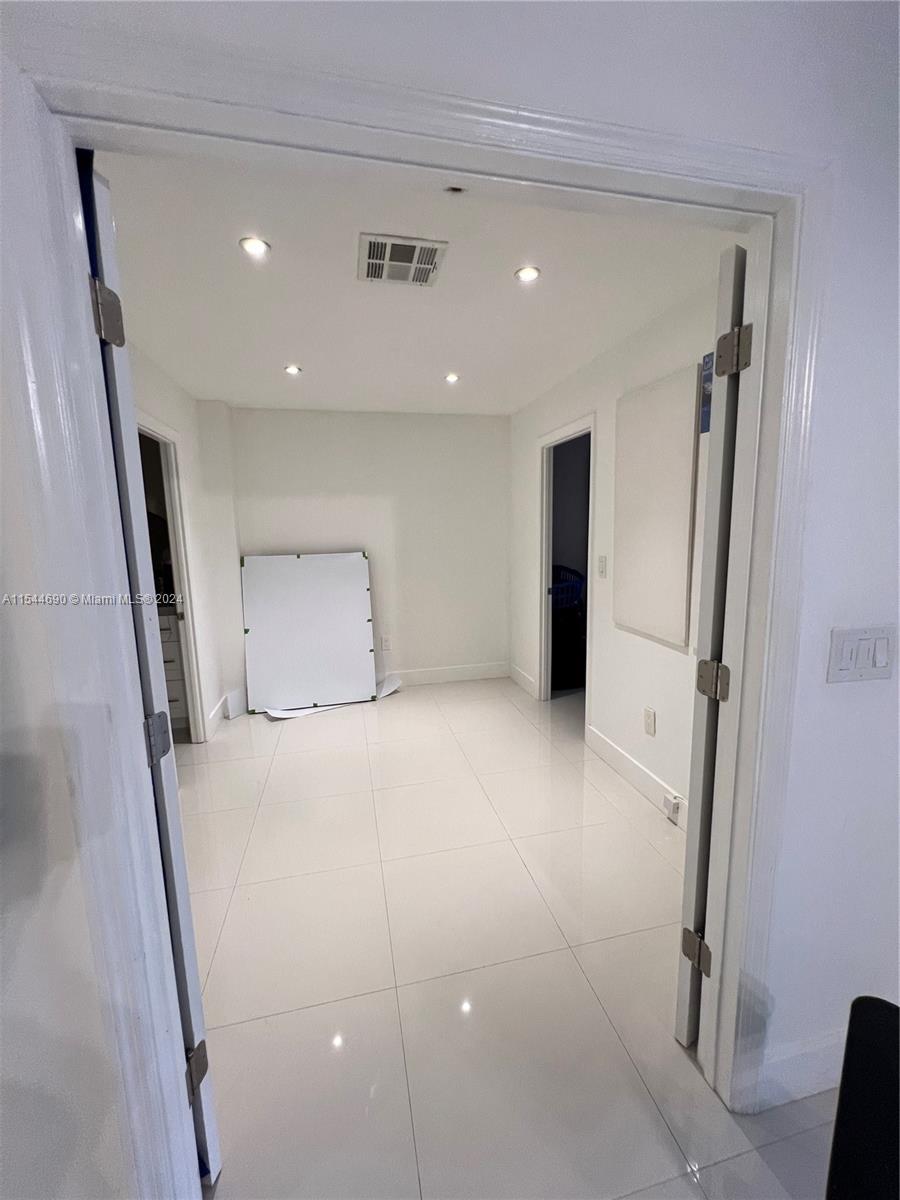 2801 183rd St, Aventura, FL, 33160 United States, 1 Bedroom Bedrooms, ,2 BathroomsBathrooms,Residential,For Sale,183rd St,A11544690
