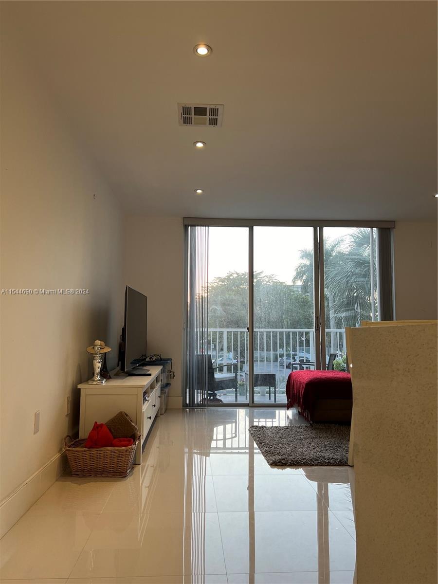 2801 183rd St, Aventura, FL, 33160 United States, 1 Bedroom Bedrooms, ,2 BathroomsBathrooms,Residential,For Sale,183rd St,A11544690