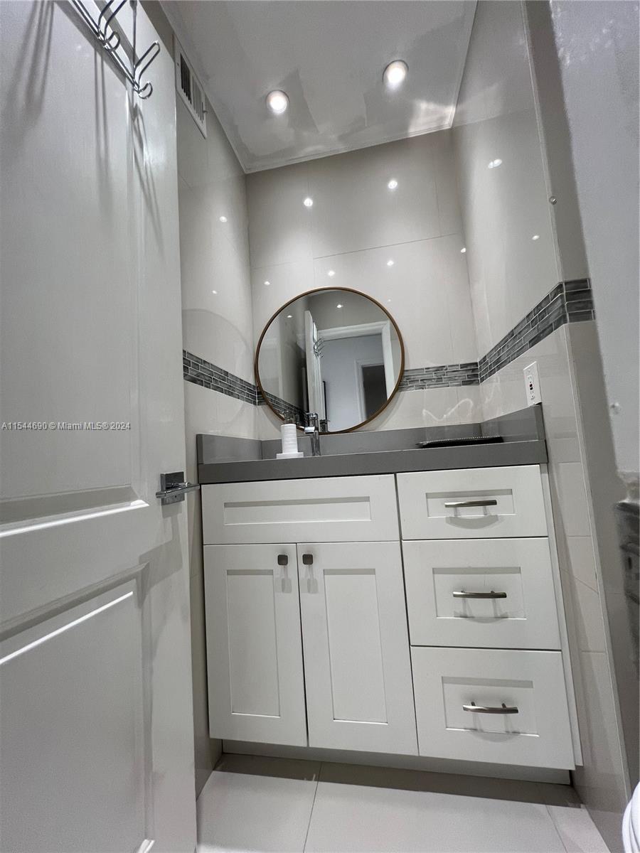 2801 183rd St, Aventura, FL, 33160 United States, 1 Bedroom Bedrooms, ,2 BathroomsBathrooms,Residential,For Sale,183rd St,A11544690