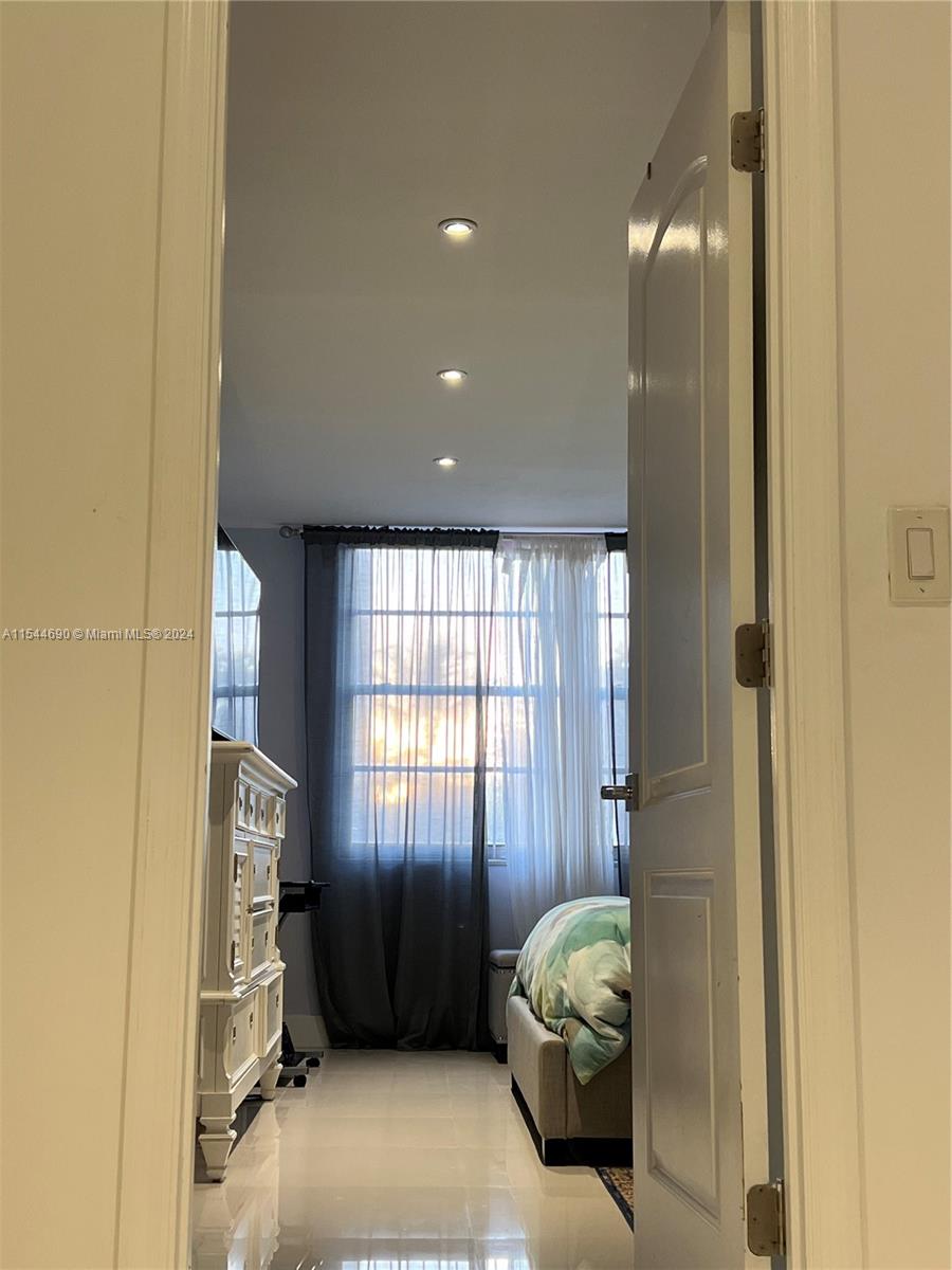 2801 183rd St, Aventura, FL, 33160 United States, 1 Bedroom Bedrooms, ,2 BathroomsBathrooms,Residential,For Sale,183rd St,A11544690