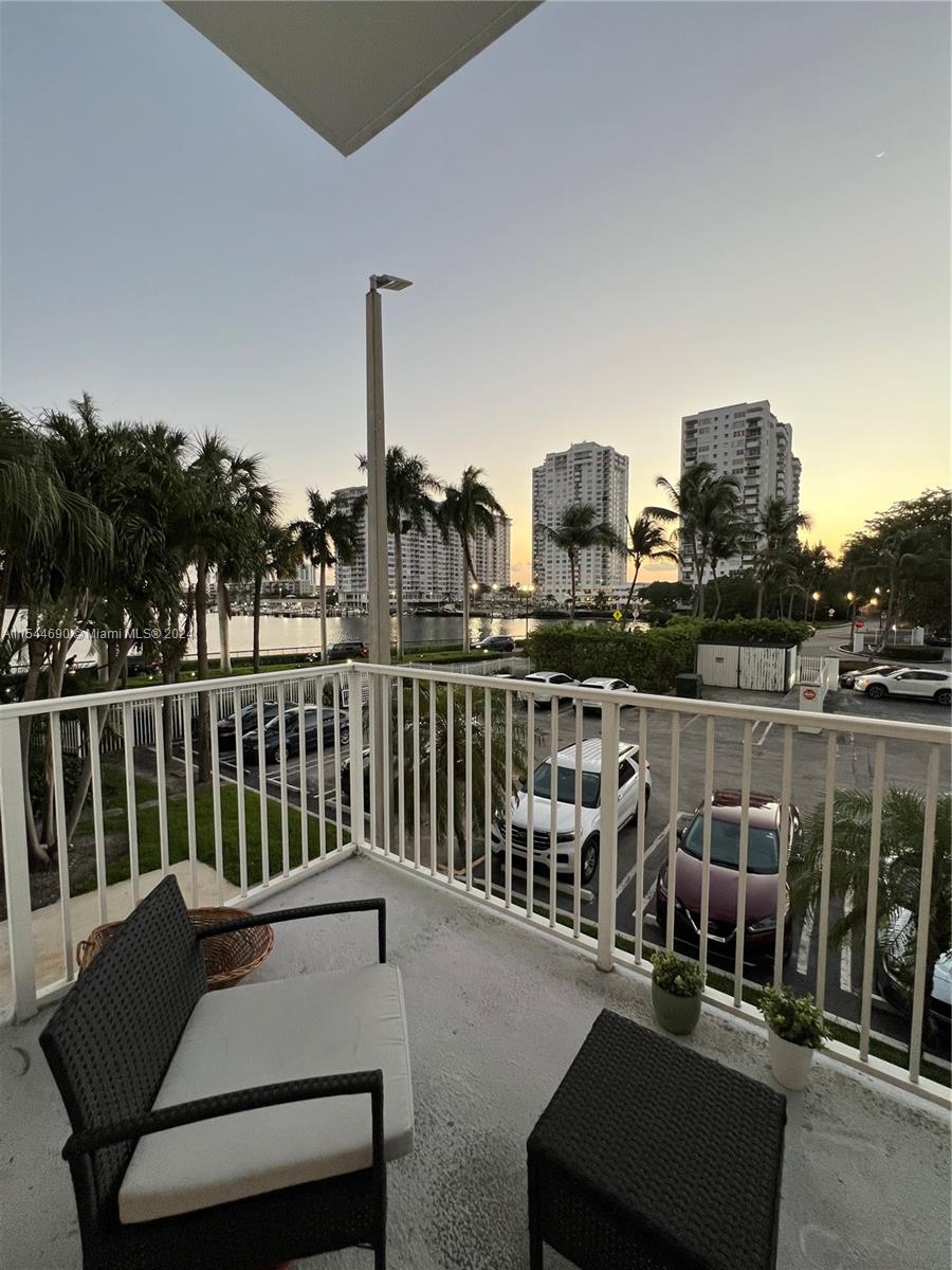 2801 183rd St, Aventura, FL, 33160 United States, 1 Bedroom Bedrooms, ,2 BathroomsBathrooms,Residential,For Sale,183rd St,A11544690