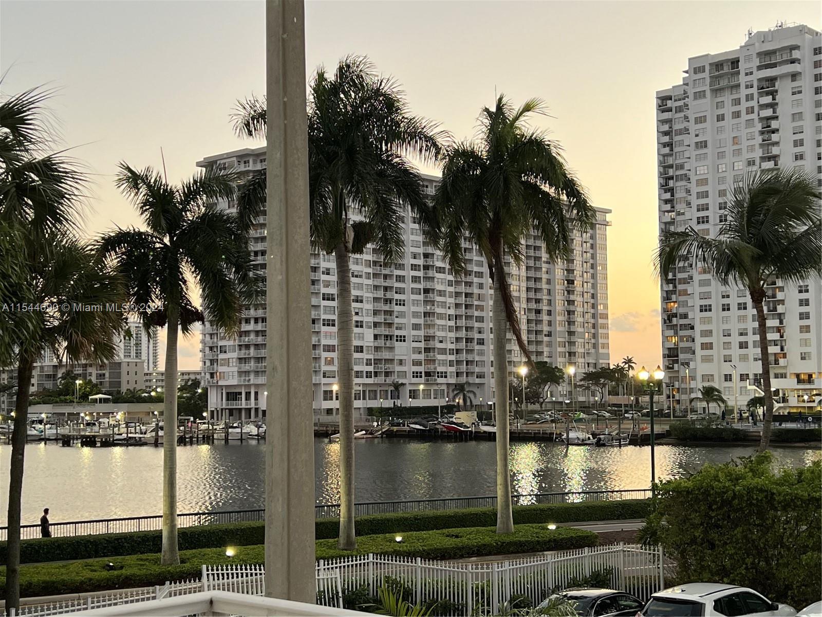 2801 183rd St, Aventura, FL, 33160 United States, 1 Bedroom Bedrooms, ,2 BathroomsBathrooms,Residential,For Sale,183rd St,A11544690