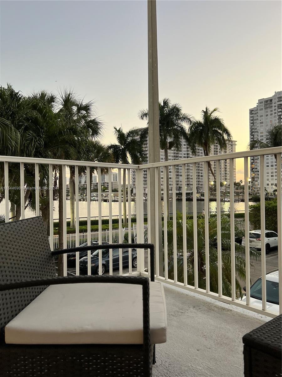 2801 183rd St, Aventura, FL, 33160 United States, 1 Bedroom Bedrooms, ,2 BathroomsBathrooms,Residential,For Sale,183rd St,A11544690
