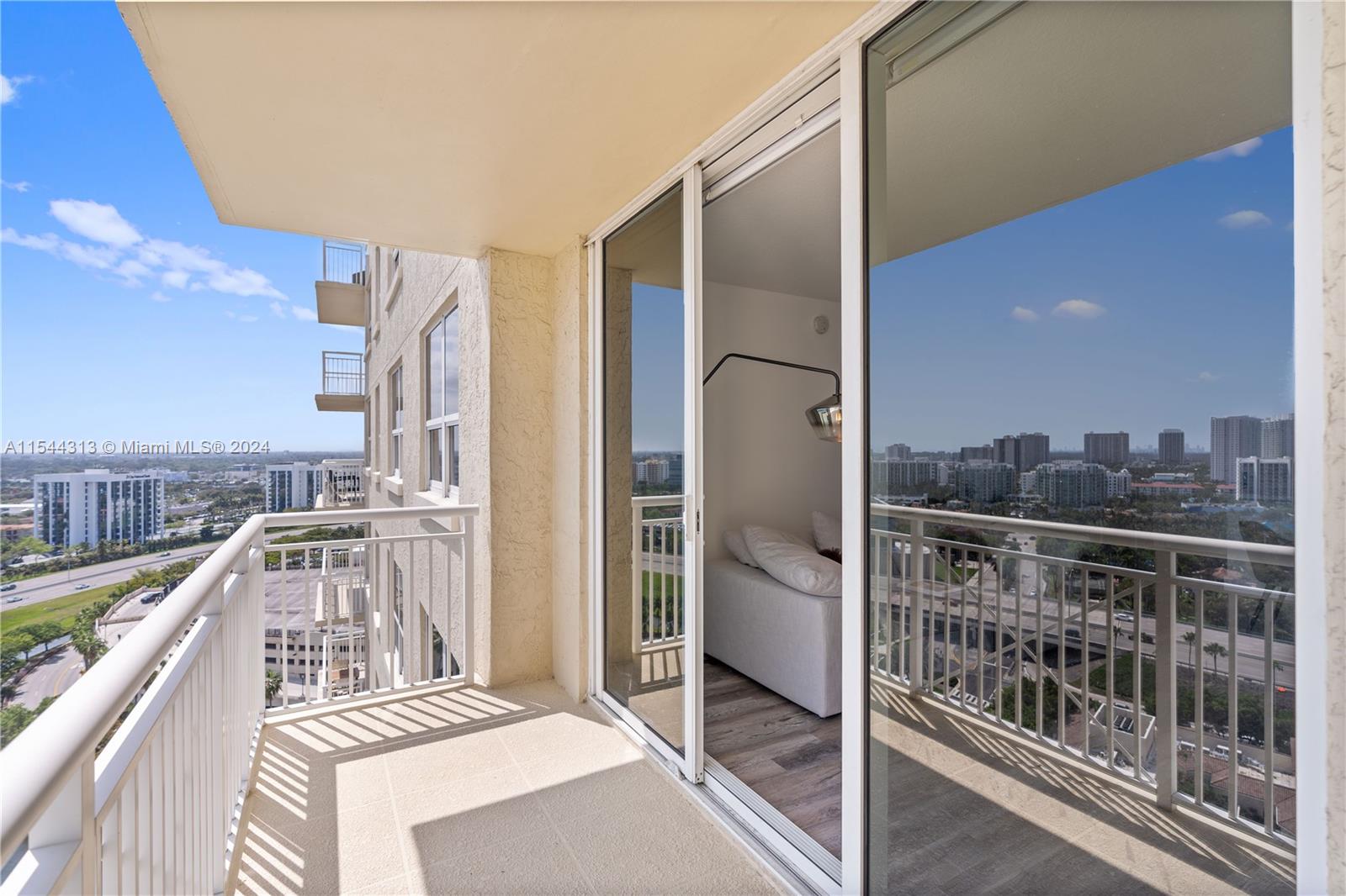 19501 W Country Club Dr 2007, Aventura, Florida 33180, 2 Bedrooms Bedrooms, ,2 BathroomsBathrooms,Residentiallease,For Rent,19501 W Country Club Dr 2007,A11544313