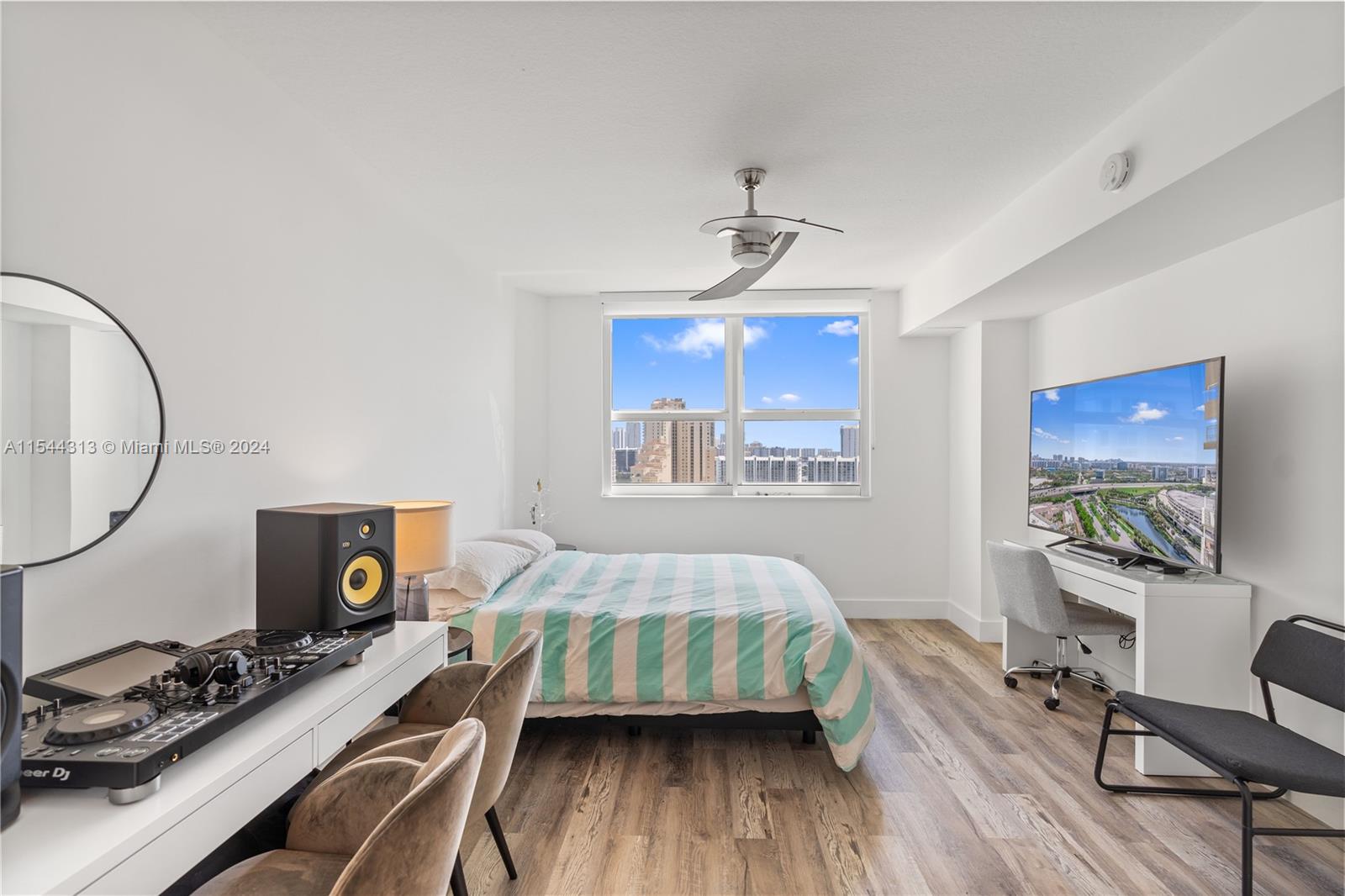 19501 W Country Club Dr 2007, Aventura, Florida 33180, 2 Bedrooms Bedrooms, ,2 BathroomsBathrooms,Residentiallease,For Rent,19501 W Country Club Dr 2007,A11544313