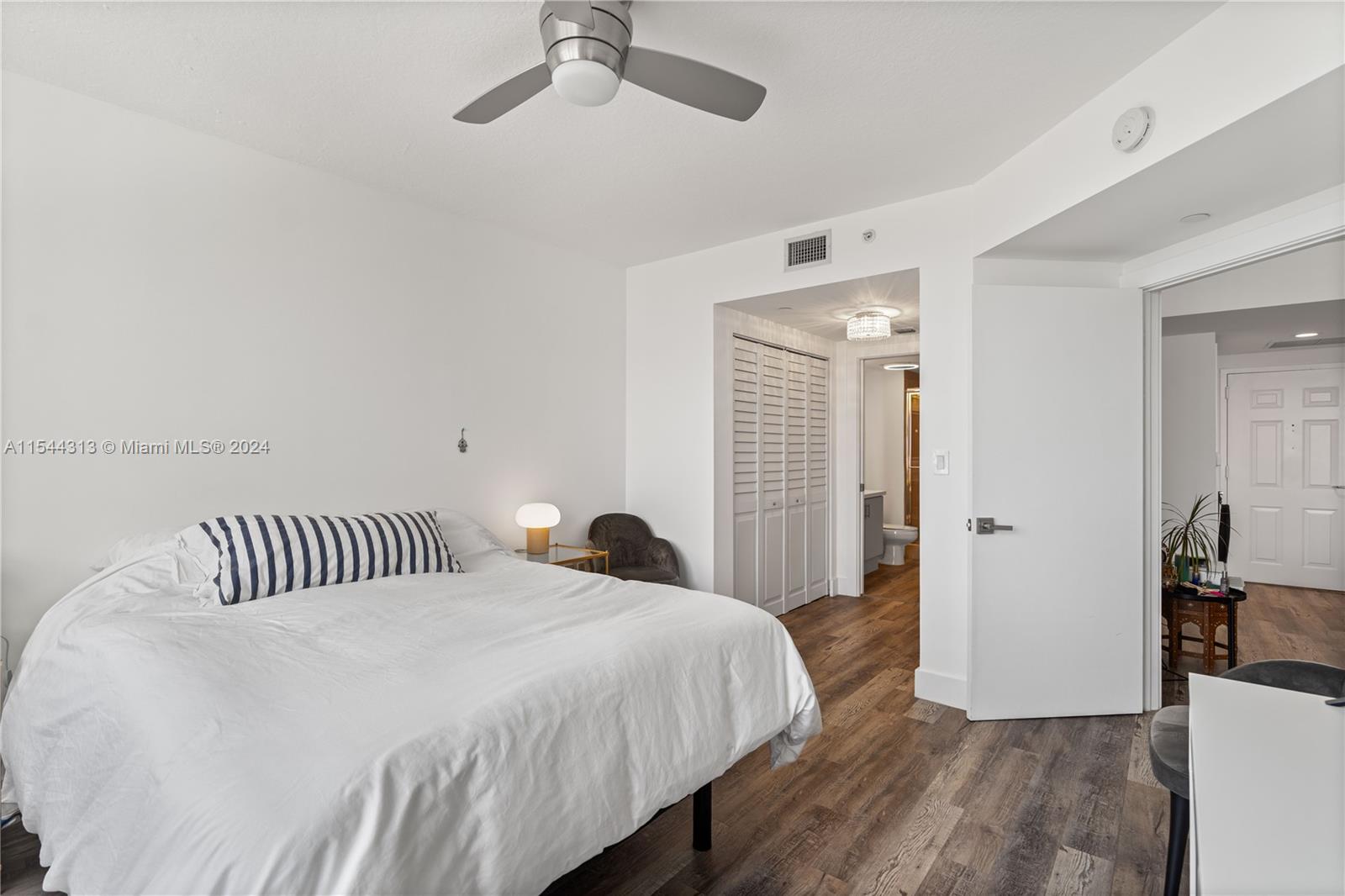 19501 W Country Club Dr 2007, Aventura, Florida 33180, 2 Bedrooms Bedrooms, ,2 BathroomsBathrooms,Residentiallease,For Rent,19501 W Country Club Dr 2007,A11544313