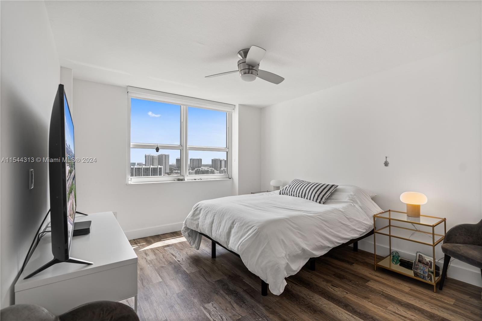 19501 W Country Club Dr 2007, Aventura, Florida 33180, 2 Bedrooms Bedrooms, ,2 BathroomsBathrooms,Residentiallease,For Rent,19501 W Country Club Dr 2007,A11544313