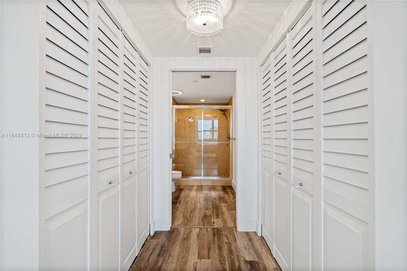 19501 W Country Club Dr 2007, Aventura, Florida 33180, 2 Bedrooms Bedrooms, ,2 BathroomsBathrooms,Residentiallease,For Rent,19501 W Country Club Dr 2007,A11544313