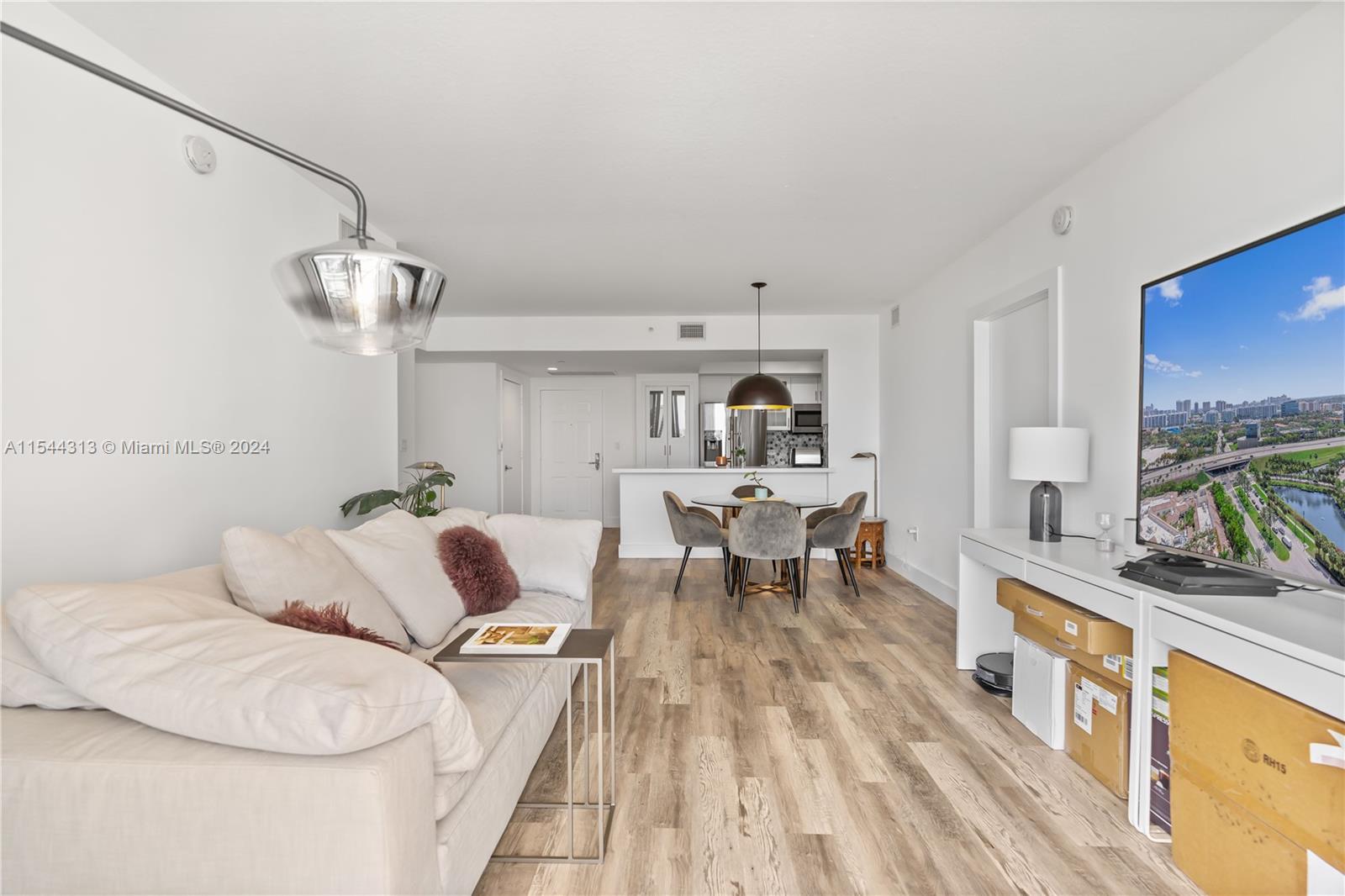 19501 W Country Club Dr 2007, Aventura, Florida 33180, 2 Bedrooms Bedrooms, ,2 BathroomsBathrooms,Residentiallease,For Rent,19501 W Country Club Dr 2007,A11544313