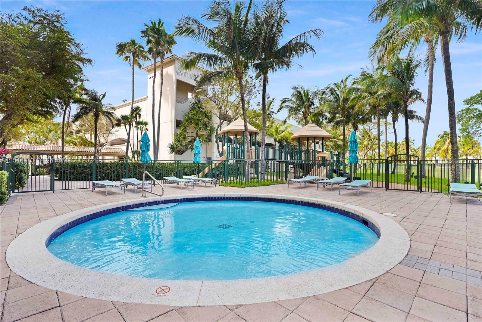 19501 W Country Club Dr 2007, Aventura, Florida 33180, 2 Bedrooms Bedrooms, ,2 BathroomsBathrooms,Residentiallease,For Rent,19501 W Country Club Dr 2007,A11544313