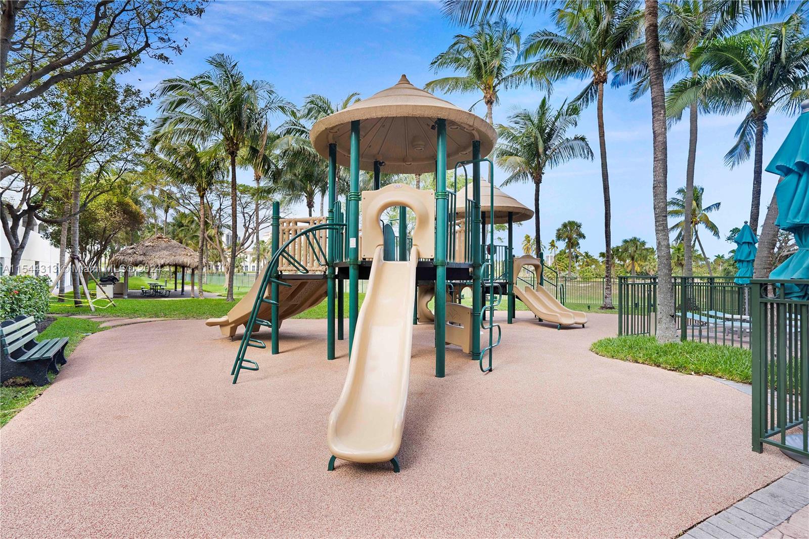 19501 W Country Club Dr 2007, Aventura, Florida 33180, 2 Bedrooms Bedrooms, ,2 BathroomsBathrooms,Residentiallease,For Rent,19501 W Country Club Dr 2007,A11544313