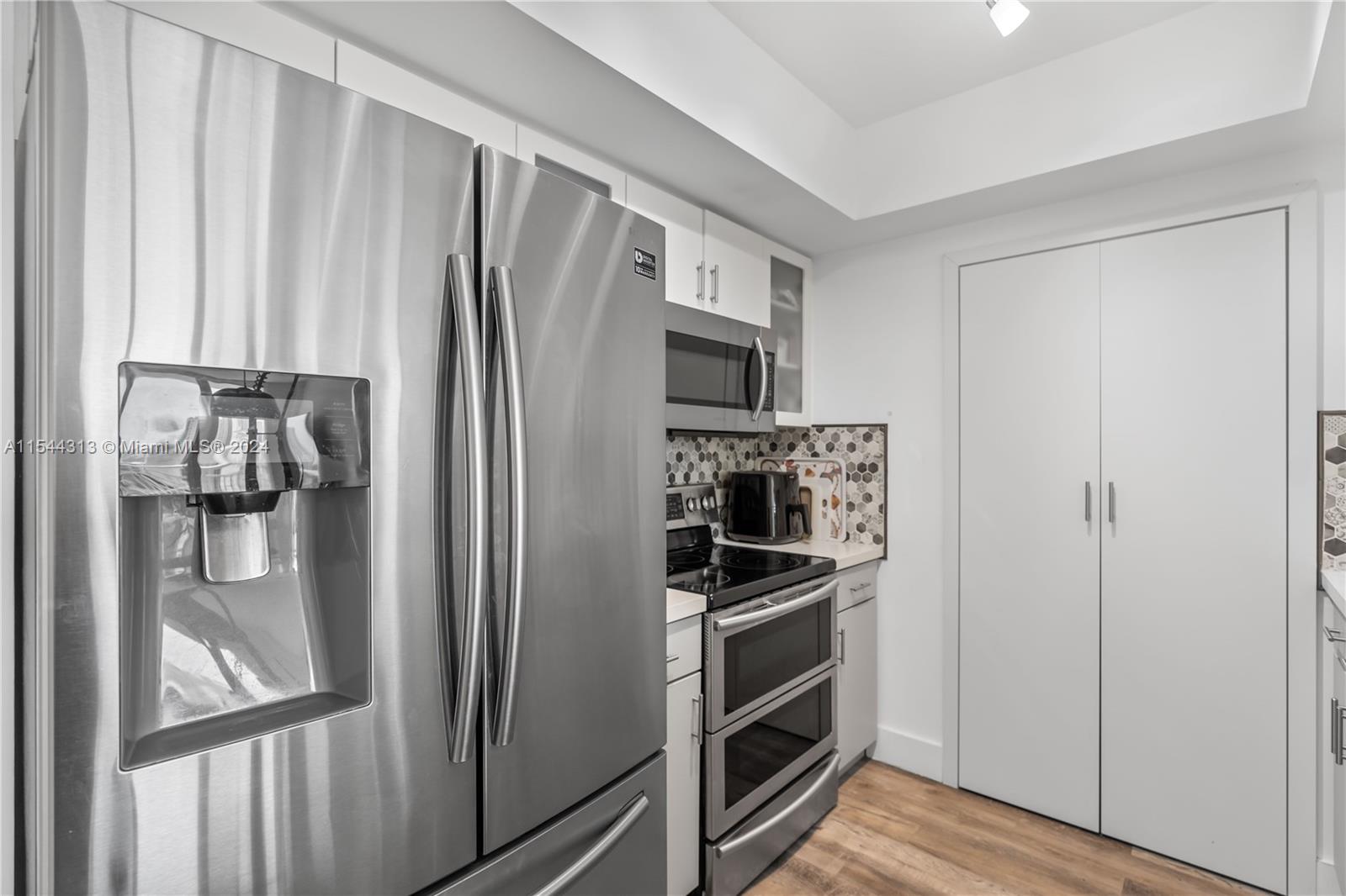 19501 W Country Club Dr 2007, Aventura, Florida 33180, 2 Bedrooms Bedrooms, ,2 BathroomsBathrooms,Residentiallease,For Rent,19501 W Country Club Dr 2007,A11544313