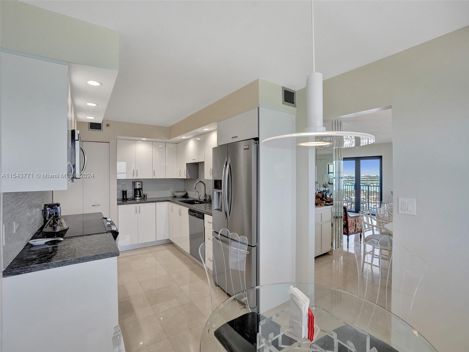 1201 S Ocean Dr 2502N, Hollywood, Florida 33019, 3 Bedrooms Bedrooms, ,2 BathroomsBathrooms,Residential,For Sale,1201 S Ocean Dr 2502N,A11543771