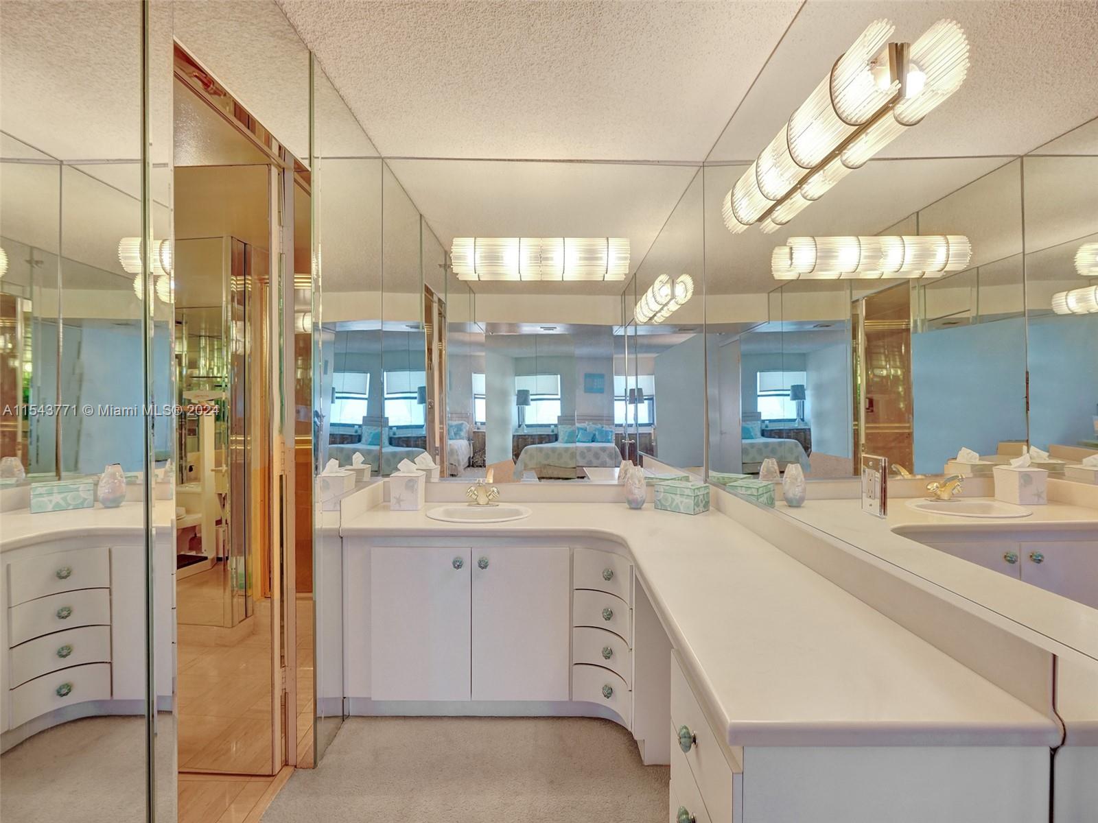 1201 S Ocean Dr 2502N, Hollywood, Florida 33019, 3 Bedrooms Bedrooms, ,2 BathroomsBathrooms,Residential,For Sale,1201 S Ocean Dr 2502N,A11543771