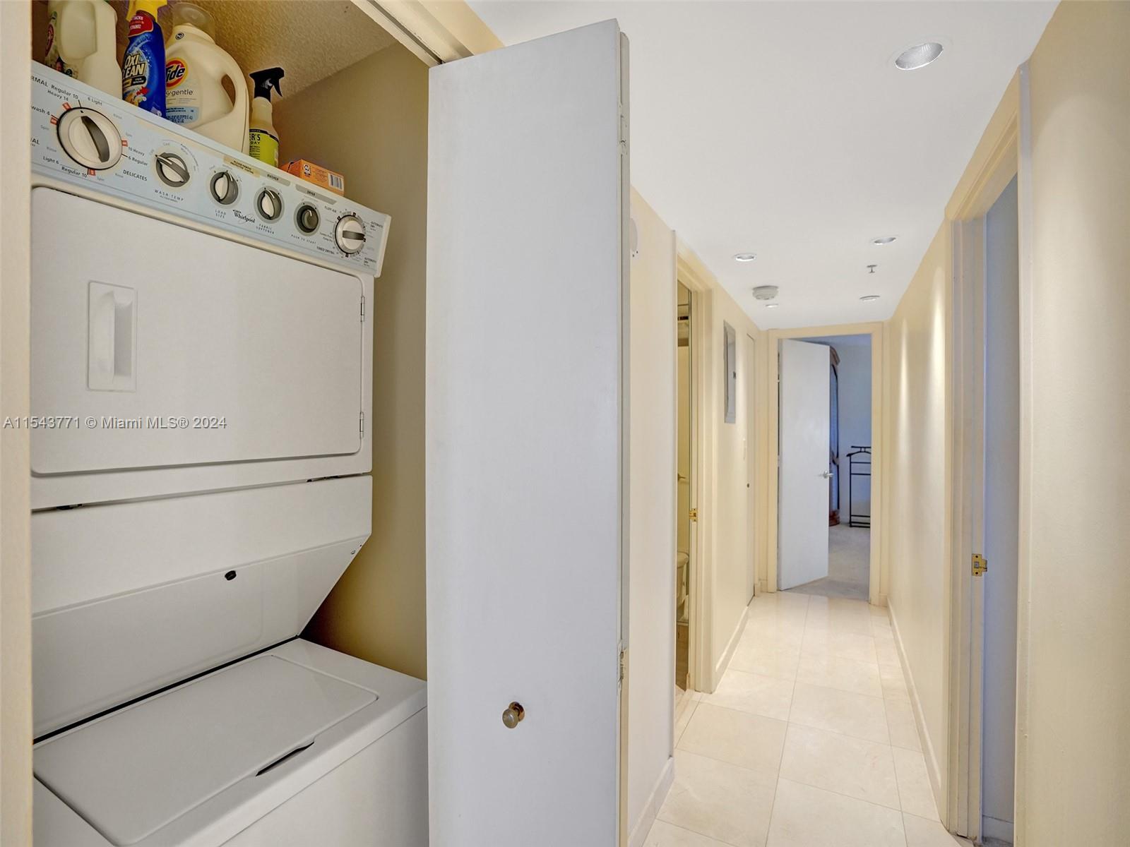 1201 S Ocean Dr 2502N, Hollywood, Florida 33019, 3 Bedrooms Bedrooms, ,2 BathroomsBathrooms,Residential,For Sale,1201 S Ocean Dr 2502N,A11543771