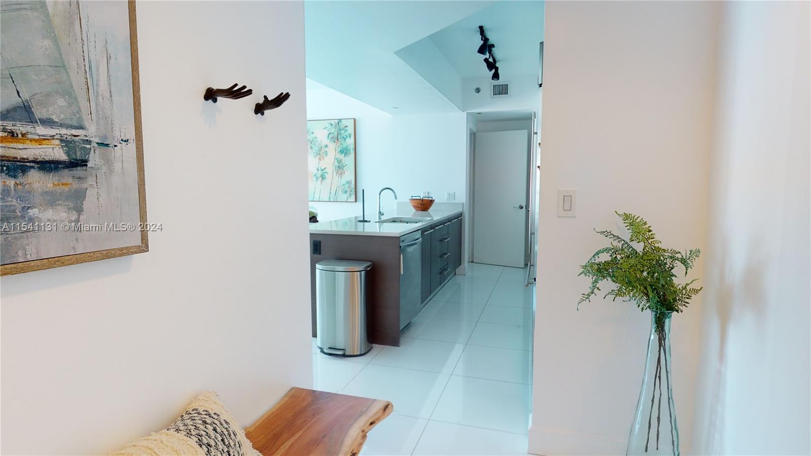 500 Brickell Ave 3405, Miami, Florida 33131, 2 Bedrooms Bedrooms, ,2 BathroomsBathrooms,Residentiallease,For Rent,500 Brickell Ave 3405,A11541131
