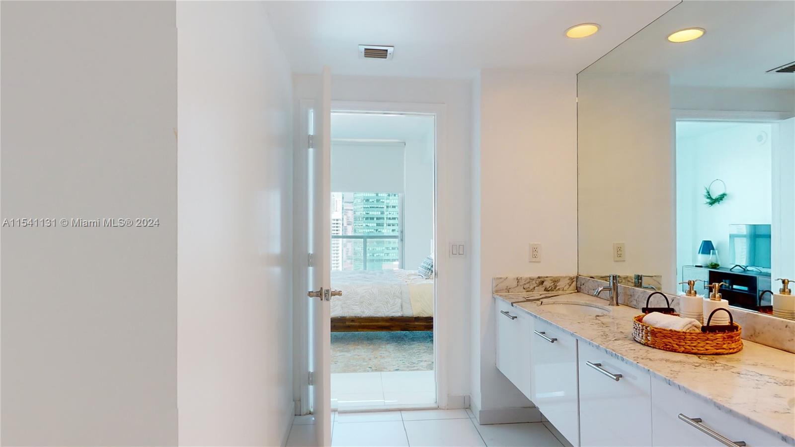 500 Brickell Ave 3405, Miami, Florida 33131, 2 Bedrooms Bedrooms, ,2 BathroomsBathrooms,Residentiallease,For Rent,500 Brickell Ave 3405,A11541131