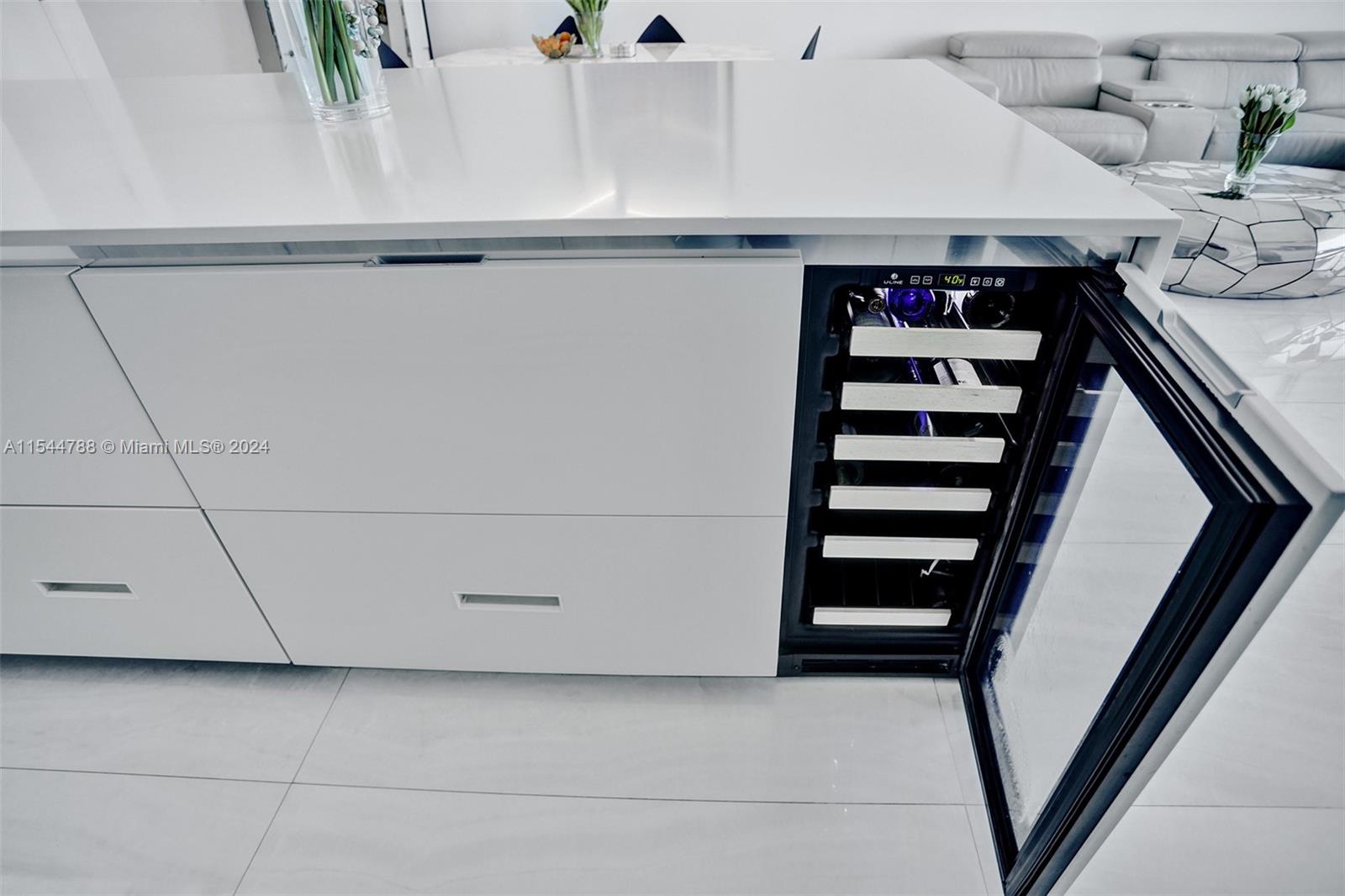 2900 NE 7th Ave 904, Miami, Florida 33137, 2 Bedrooms Bedrooms, ,2 BathroomsBathrooms,Residentiallease,For Rent,2900 NE 7th Ave 904,A11544788