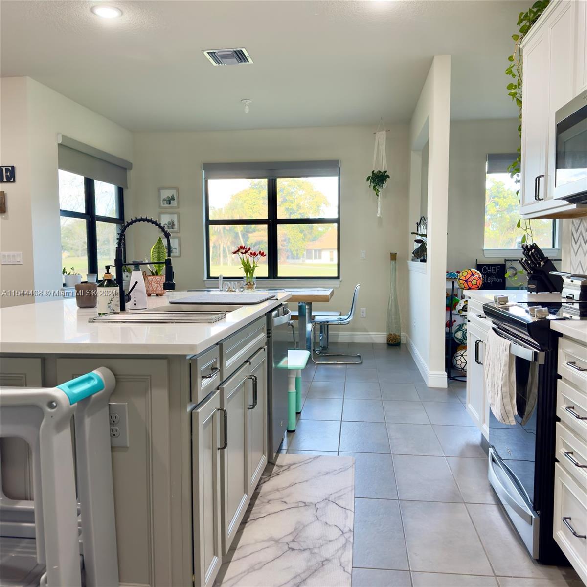 8123 NW 78th St, Tamarac, Florida 33321, 4 Bedrooms Bedrooms, ,2 BathroomsBathrooms,Residential,For Sale,8123 NW 78th St,A11544408