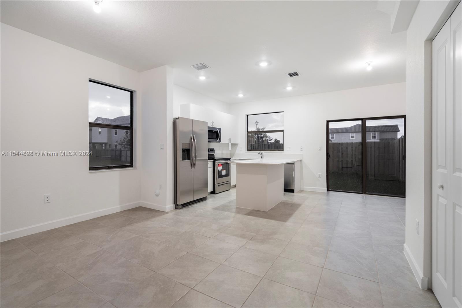 11789 SW 245th Ter ., Homestead, Florida 33032, 3 Bedrooms Bedrooms, ,3 BathroomsBathrooms,Residentiallease,For Rent,11789 SW 245th Ter .,A11544828