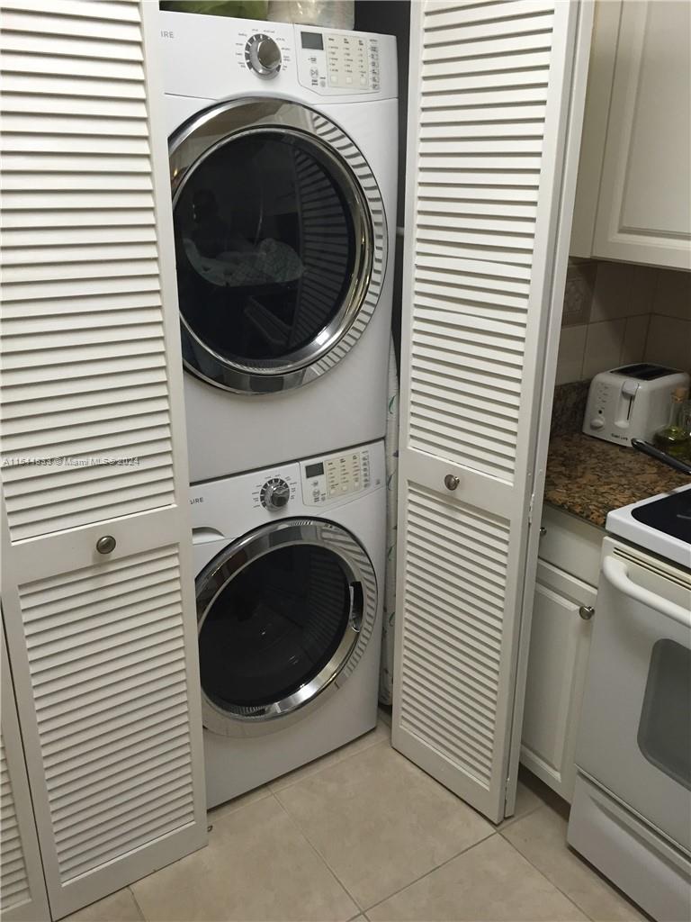 Washer and Dryer Included