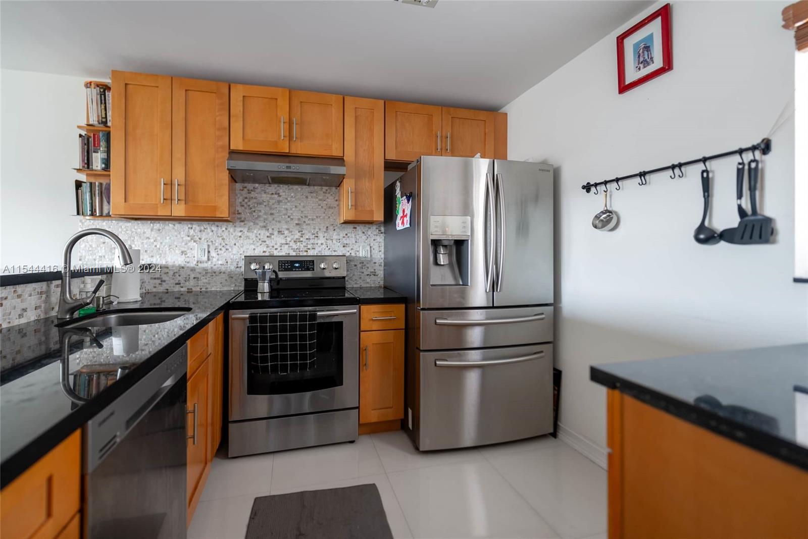233 NE 14th Ave 505, Hallandale Beach, Florida 33009, 1 Bedroom Bedrooms, ,1 BathroomBathrooms,Residential,For Sale,233 NE 14th Ave 505,A11544416