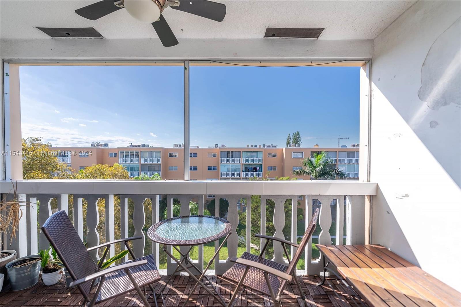 233 NE 14th Ave 505, Hallandale Beach, Florida 33009, 1 Bedroom Bedrooms, ,1 BathroomBathrooms,Residential,For Sale,233 NE 14th Ave 505,A11544416