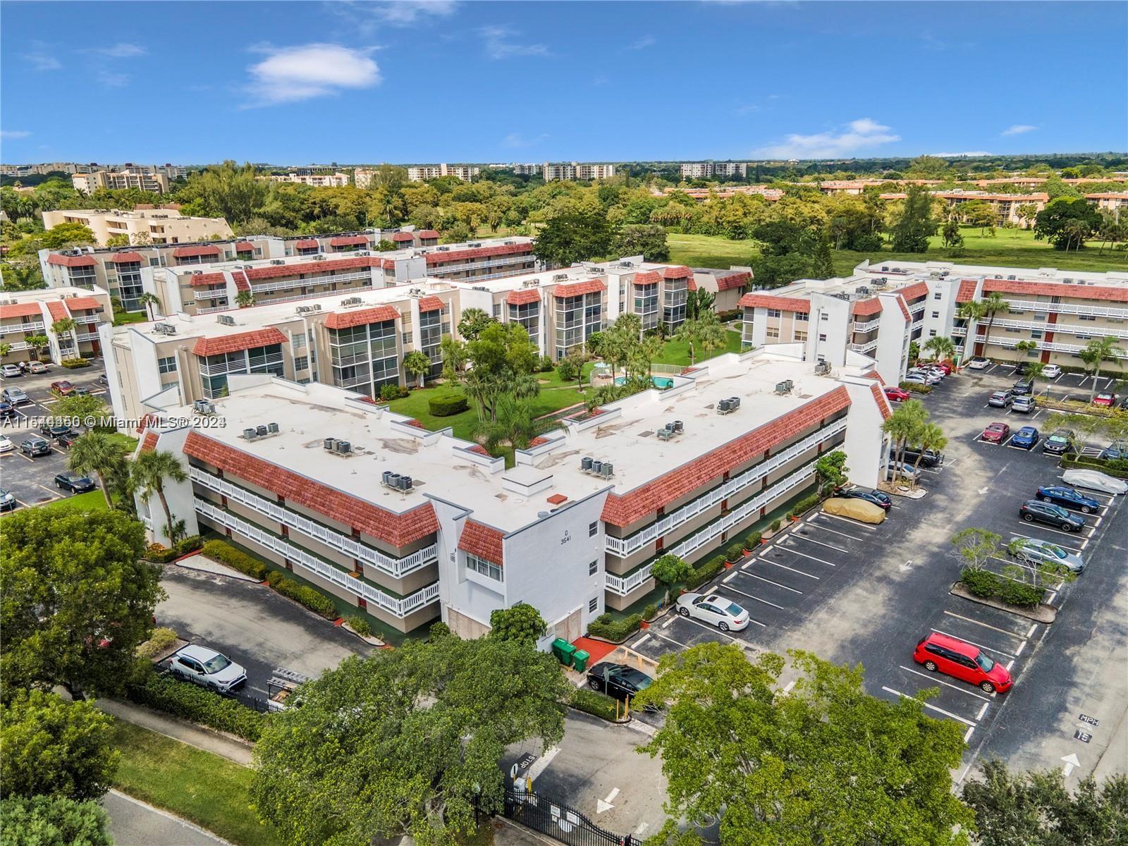3541 Inverrary Dr 203, Lauderhill, Florida 33319, 2 Bedrooms Bedrooms, ,2 BathroomsBathrooms,Residentiallease,For Rent,3541 Inverrary Dr 203,A11544450