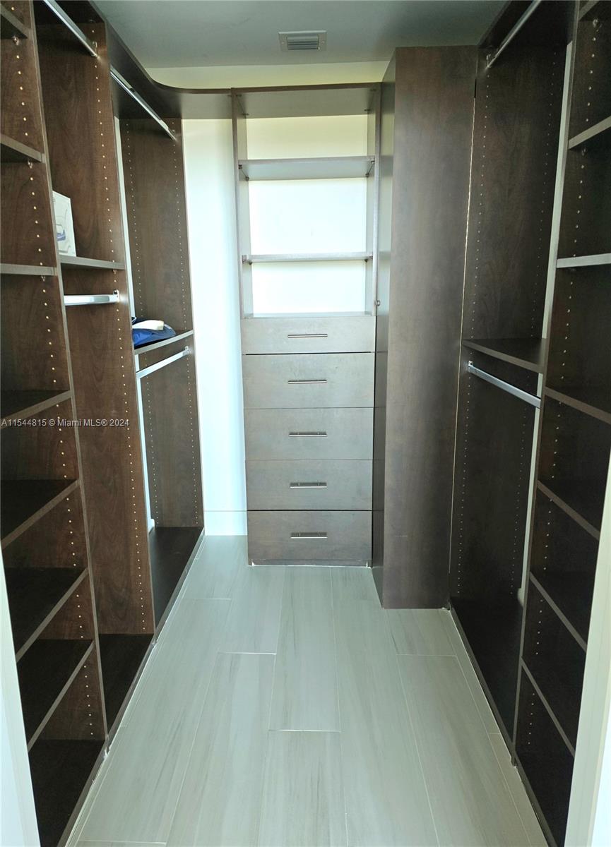 888 Biscayne Blvd 1610, Miami, Florida 33132, 1 Bedroom Bedrooms, ,1 BathroomBathrooms,Residentiallease,For Rent,888 Biscayne Blvd 1610,A11544815