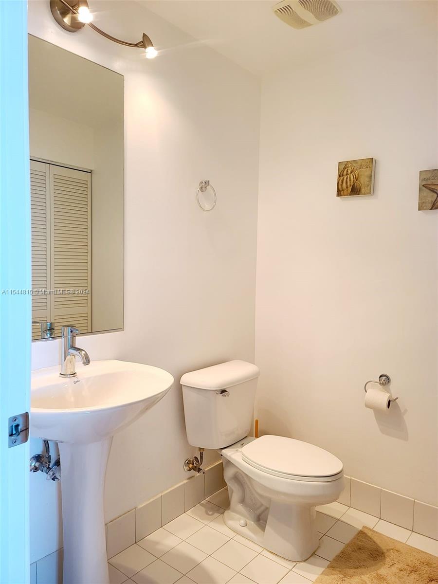 888 Biscayne Blvd 1610, Miami, Florida 33132, 1 Bedroom Bedrooms, ,1 BathroomBathrooms,Residentiallease,For Rent,888 Biscayne Blvd 1610,A11544815