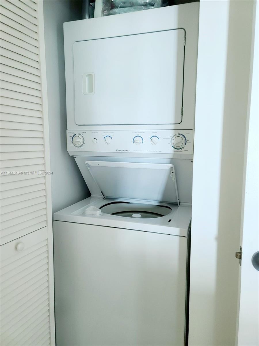 888 Biscayne Blvd 1610, Miami, Florida 33132, 1 Bedroom Bedrooms, ,1 BathroomBathrooms,Residentiallease,For Rent,888 Biscayne Blvd 1610,A11544815