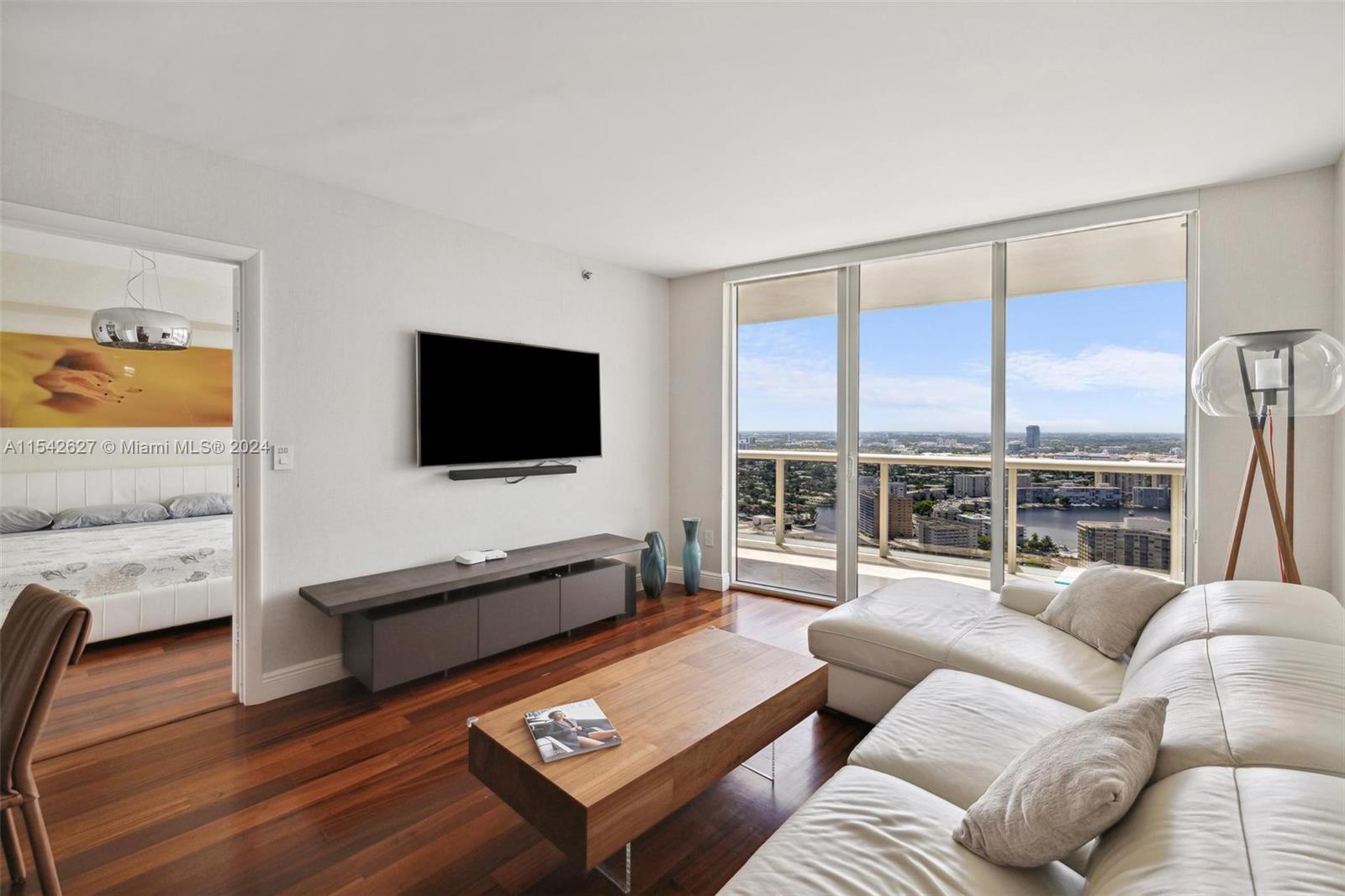 1800 S Ocean Dr 3606, Hallandale Beach, Florida 33009, 2 Bedrooms Bedrooms, ,1 BathroomBathrooms,Residentiallease,For Rent,1800 S Ocean Dr 3606,A11542627