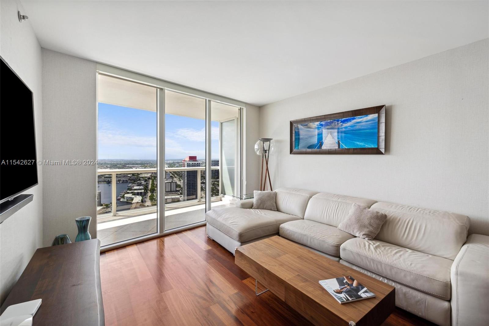 1800 S Ocean Dr 3606, Hallandale Beach, Florida 33009, 2 Bedrooms Bedrooms, ,1 BathroomBathrooms,Residentiallease,For Rent,1800 S Ocean Dr 3606,A11542627