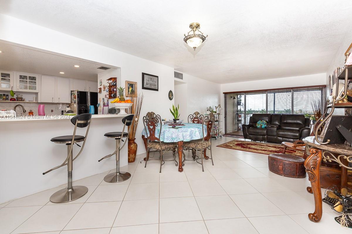 9280 Fontainebleau Blvd 501, Miami, Florida 33172, 2 Bedrooms Bedrooms, ,2 BathroomsBathrooms,Residential,For Sale,9280 Fontainebleau Blvd 501,A11544824