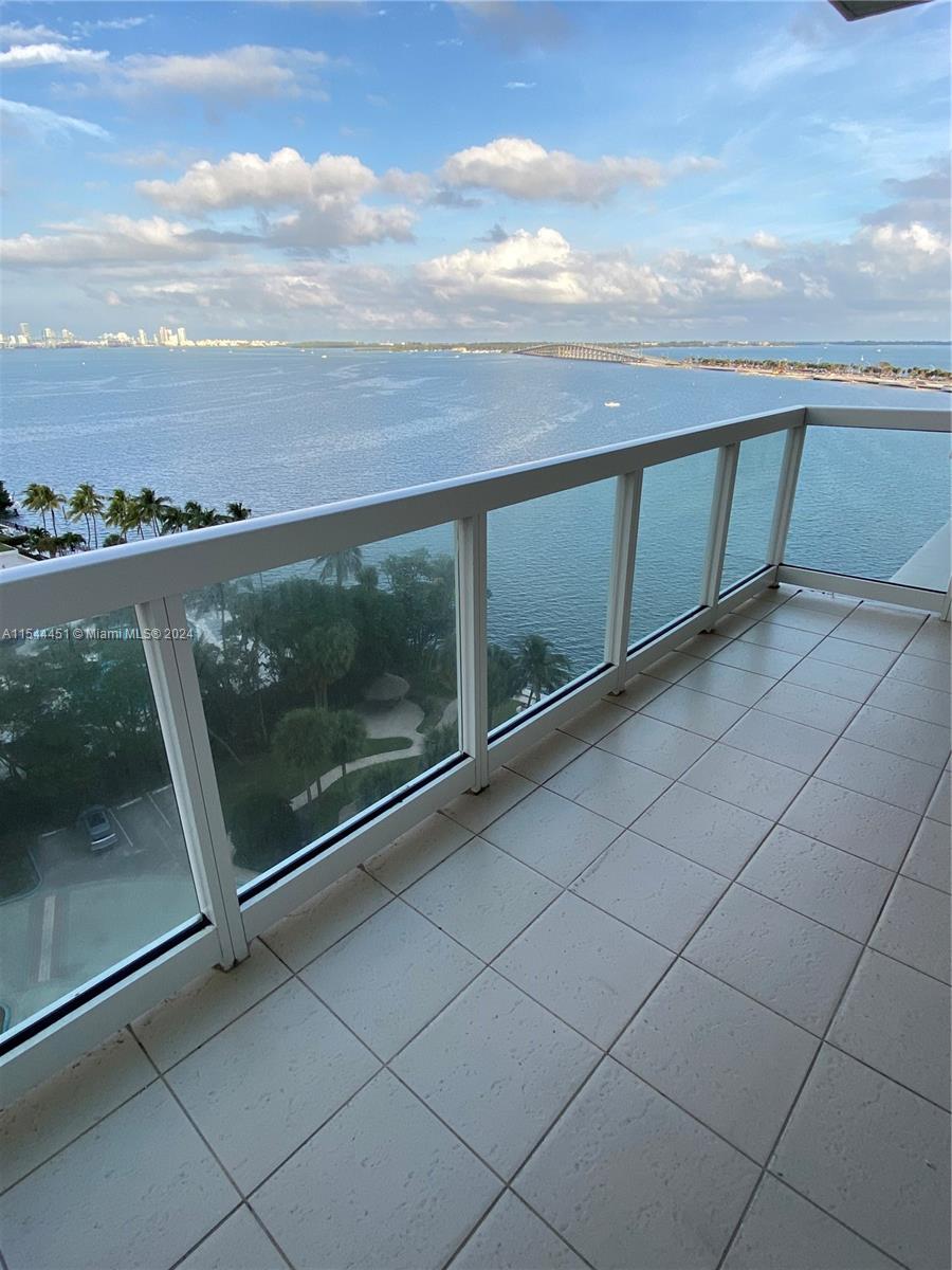 Amazing view located in one of Brickell Ave most coveted condos. This unit boasts expansive, open interiors complemented by a generous balcony that offers panoramic views of the bay. Exquisitely remodeled unit with wide open spaces, impact glass floor to ceiling windows. Resort-style living, featuring a well-equipped gym, an oversized pool overlooking the bay, a convenience store for your essentials and more. Immerse yourself in the tranquility and refreshing ocean breeze while enjoying the proximity to the brickell's vibrant lifestyle. Walk to nearby destinations and enjoy the perfect fusion of serenity and urban energy that defines this espectacular living experience!