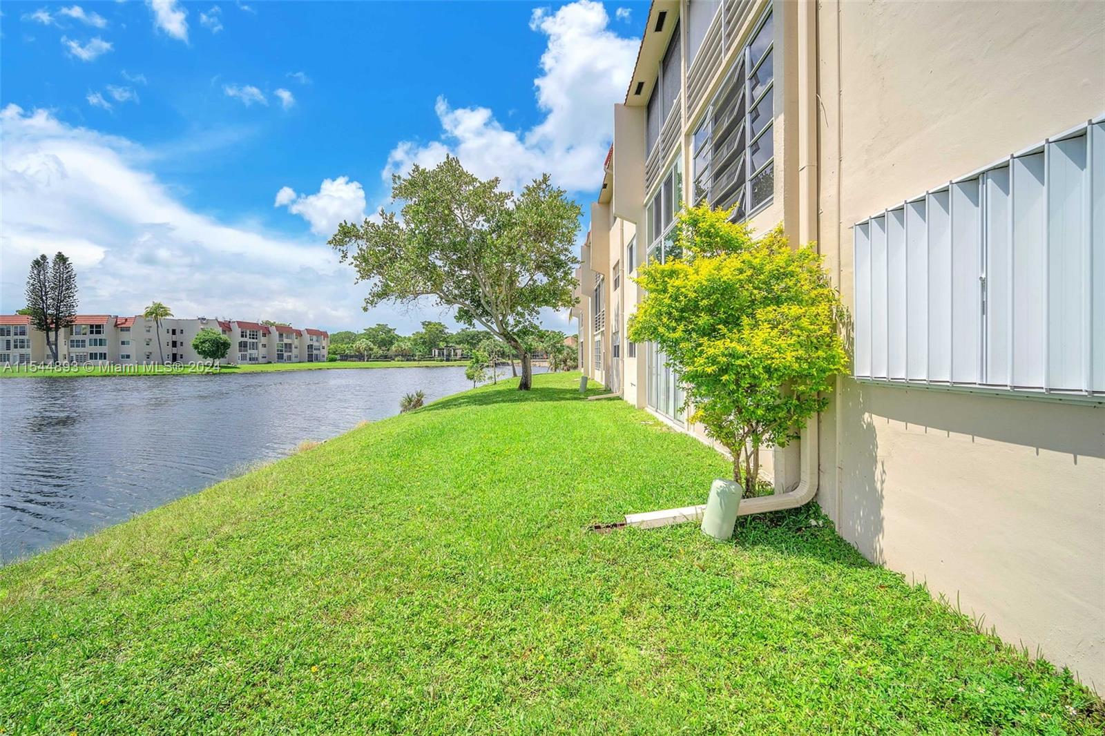 8080 Sunrise Lakes Dr, Sunrise, FL, 33322 United States, 1 Bedroom Bedrooms, ,1 BathroomBathrooms,Residential,For Sale,Sunrise Lakes Dr,A11544893