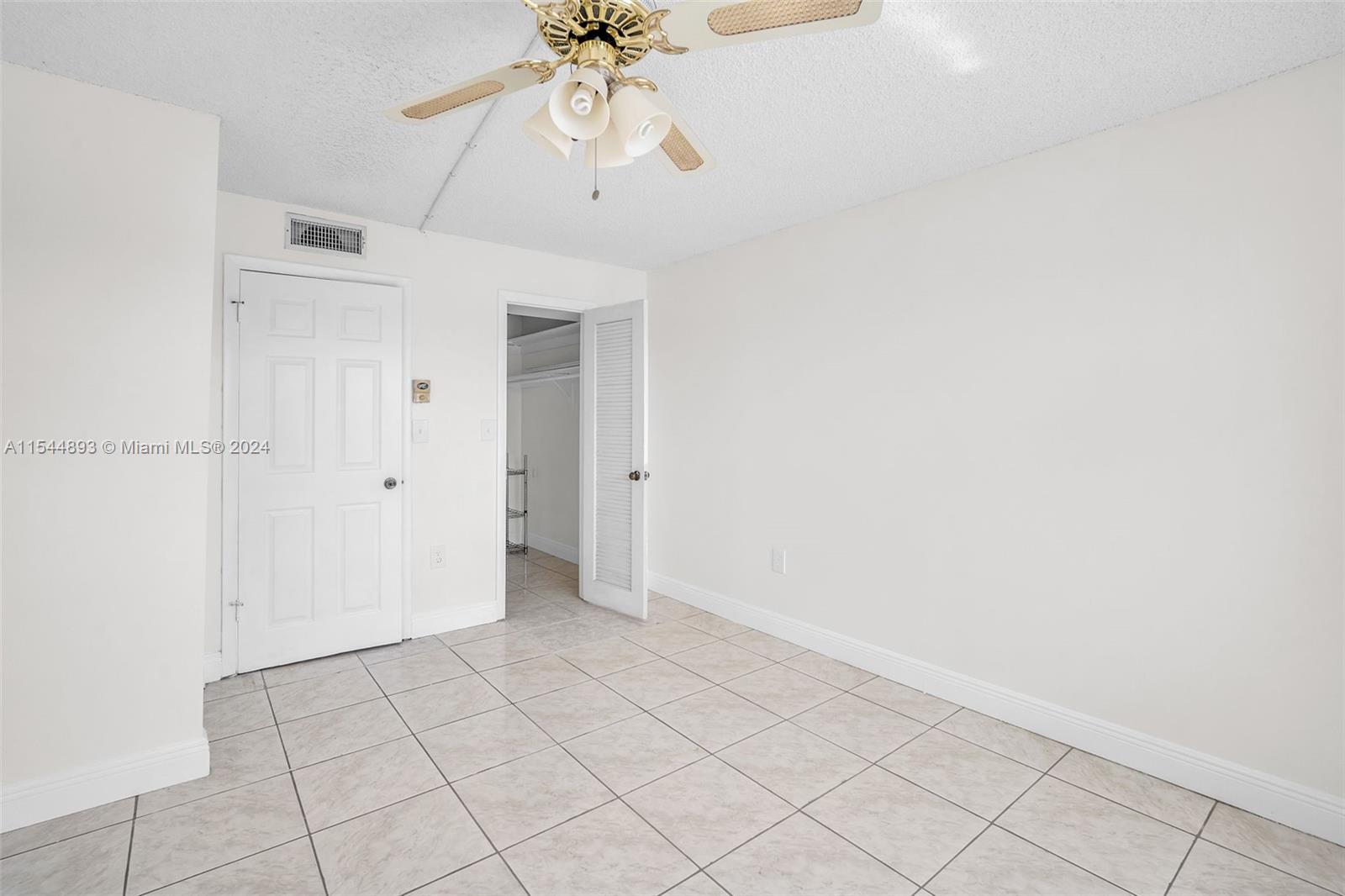 8080 Sunrise Lakes Dr, Sunrise, FL, 33322 United States, 1 Bedroom Bedrooms, ,1 BathroomBathrooms,Residential,For Sale,Sunrise Lakes Dr,A11544893