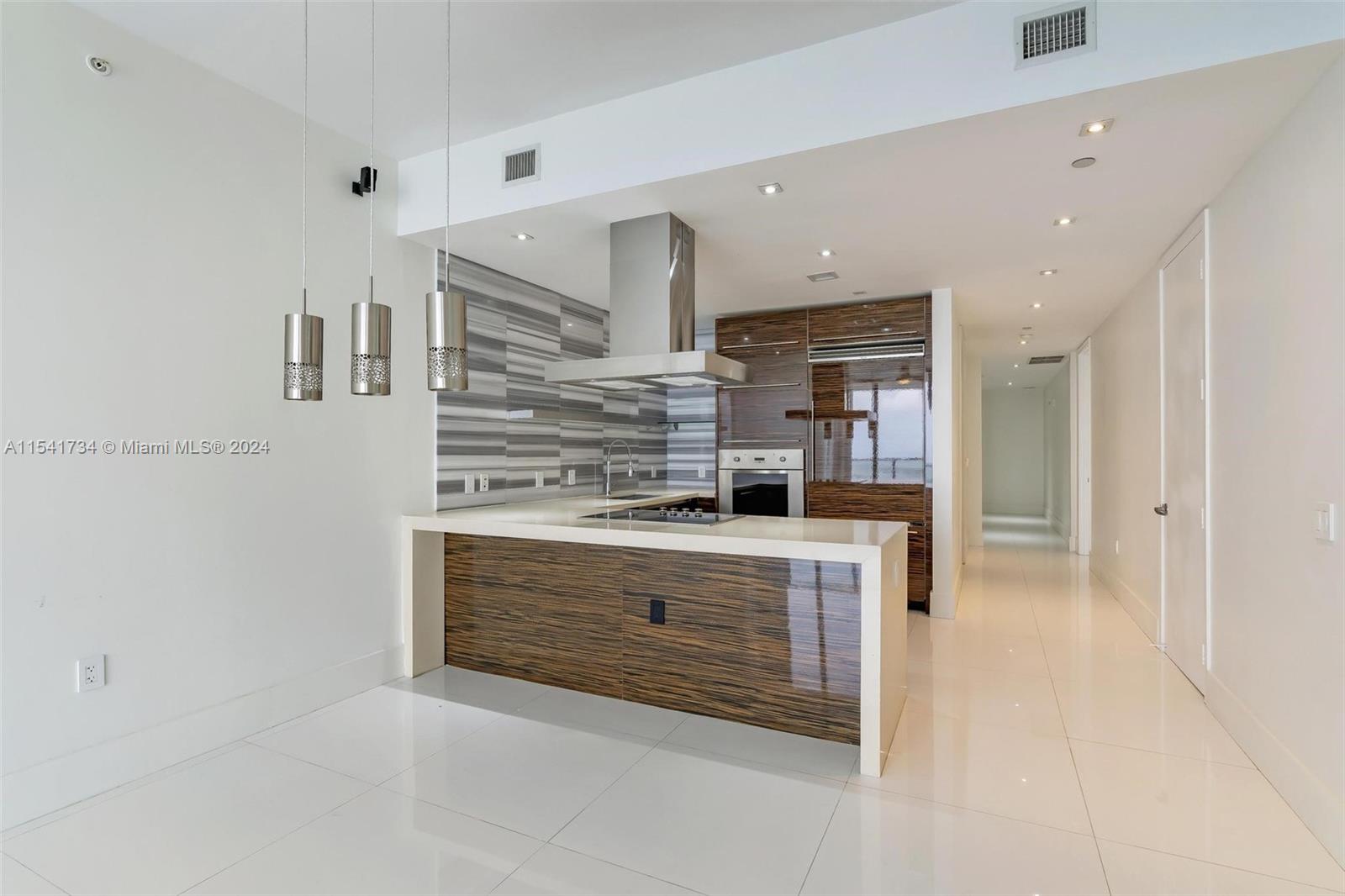 1100 Biscayne Blvd 4404, Miami, Florida 33132, 2 Bedrooms Bedrooms, ,2 BathroomsBathrooms,Residentiallease,For Rent,1100 Biscayne Blvd 4404,A11541734